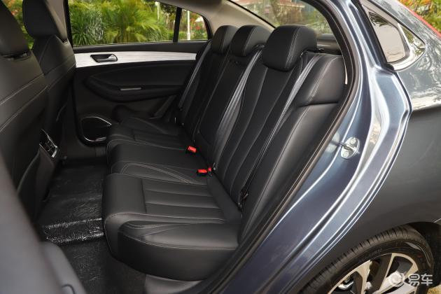 >易车>艾瑞泽5plus车尾摘要>摘要详情>艾瑞泽5 plus后备厢空间表现