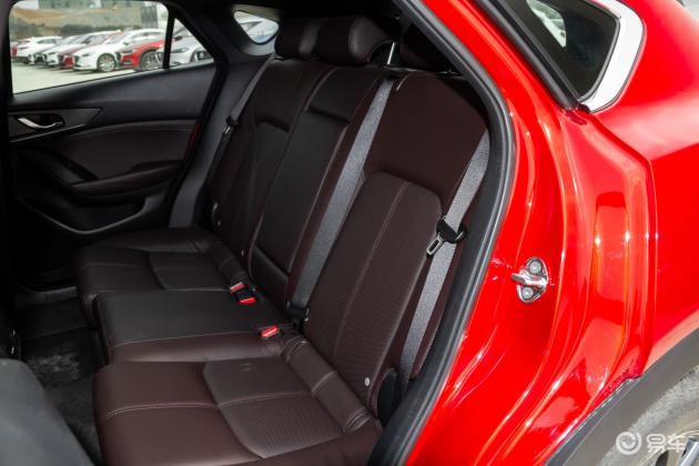 4内饰-后排-动力-易车