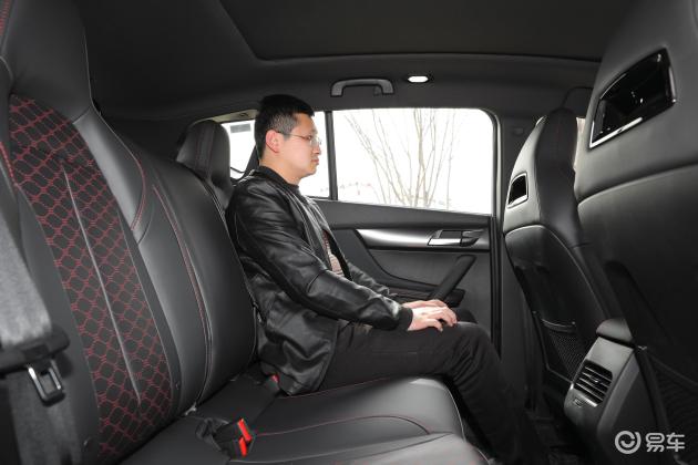 海马8s内饰-后排-雷达-易车