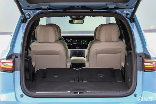 当前位置:>易车>理想one车灯摘要>摘要详情>理想one后备厢空间表现