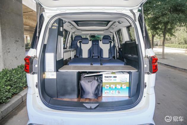 上汽大通maxusg20房车车尾座椅气囊