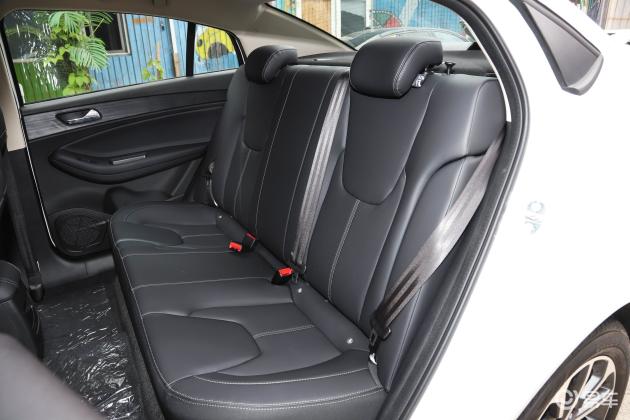 当前位置:>易车>艾瑞泽5内饰摘要>摘要详情>奇瑞艾瑞泽5搭载1.