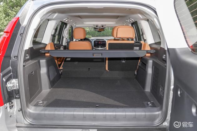 h9车灯摘要>摘要详情>哈弗h9后备厢空间表现还算不错,放倒后排座椅后
