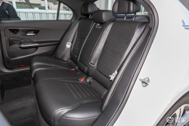 奔驰c级内饰-后排-雷达-易车