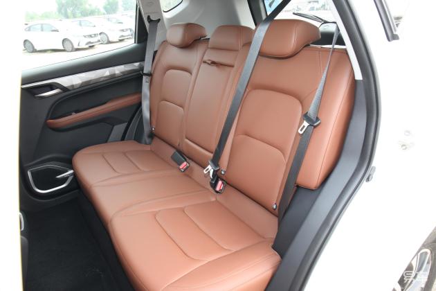 远景x6内饰_轴距_胎压