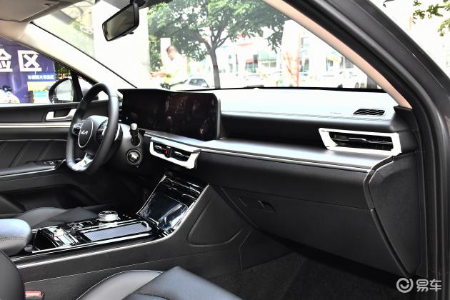 起亚k5内饰-后排-动力-易车