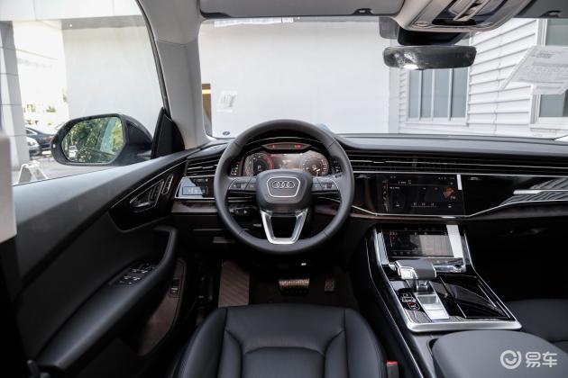 当前位置:>易车>奥迪q8车尾摘要>摘要详情>奥迪q8后备厢空间不错,也能