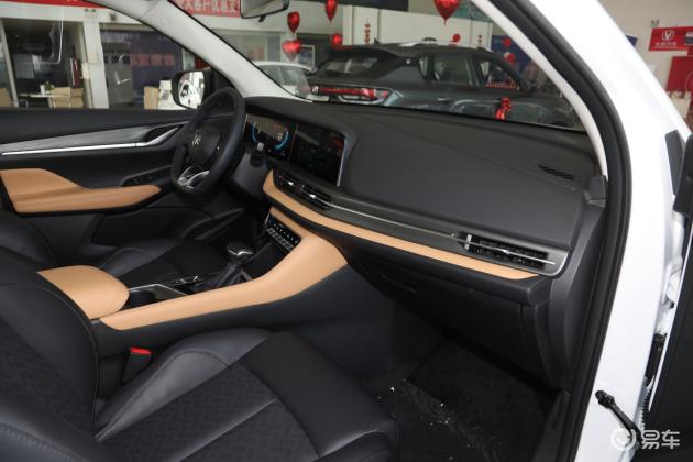 长安cs55plus内饰-后排-发动机-易车