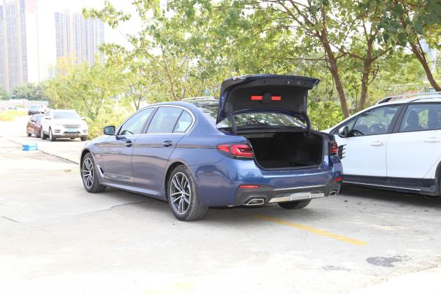 宝马5系 插电混动车尾-座椅-气囊-易车