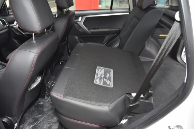 当前位置:>易车>瑞虎3车头摘要>摘要详情>瑞虎3后备厢空间大小符合它