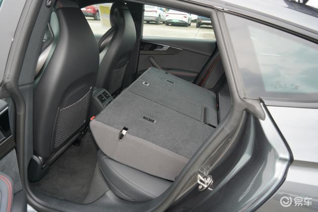 当前位置:>易车>奥迪rs5车身摘要>摘要详情>奥迪rs 5后备厢空间不错