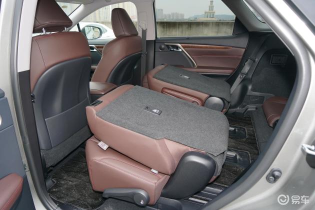 当前位置:>易车>雷克萨斯rx车身摘要>摘要详情>雷克萨斯rx后排空间