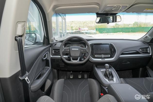 捷途x70m后备厢空间表现还可以,旅途出行有大件物品的话,可以放倒后排