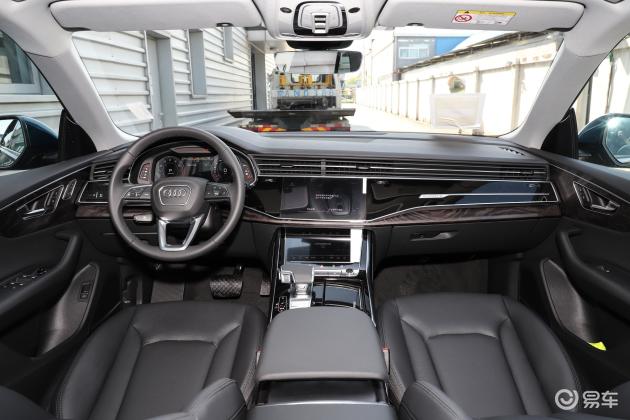 奥迪q8内饰