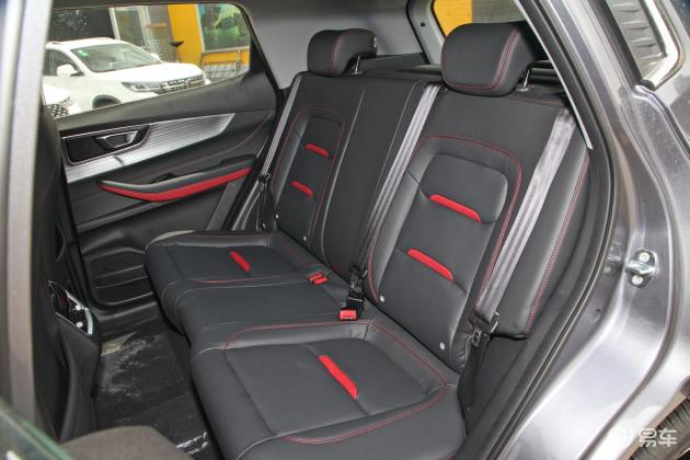 瑞虎5x内饰_空间_驻车