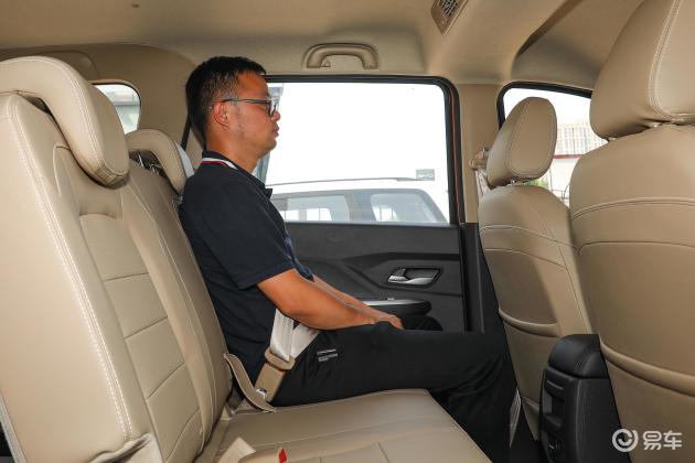 五菱宏光s内饰_空间_胎压