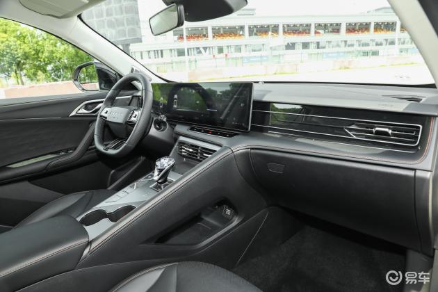 荣威rx5内饰_空间_动力