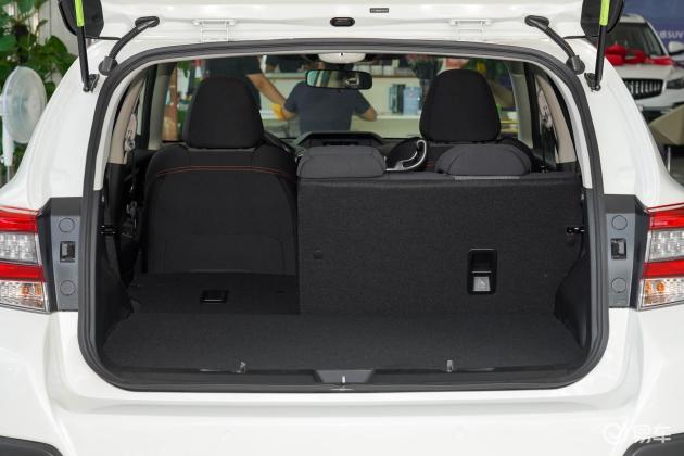 当前位置:>易车>斯巴鲁xv车尾摘要>摘要详情>斯巴鲁xv后备厢空间表现