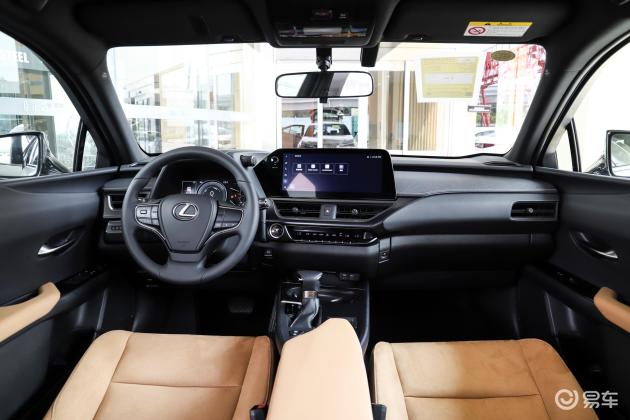 全新雷克萨斯ux内饰让人满意,在车内有家一般的感觉.