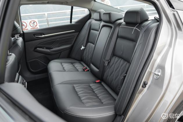 天籁空间-后排-发动机-易车