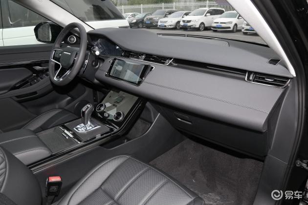 揽胜极光内饰-后排-动力-易车