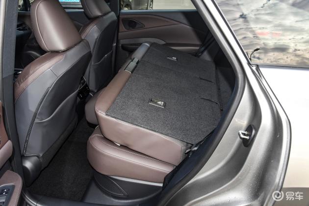 当前位置:>易车>雷克萨斯rx车尾摘要>摘要详情>雷克萨斯rx后排空间不