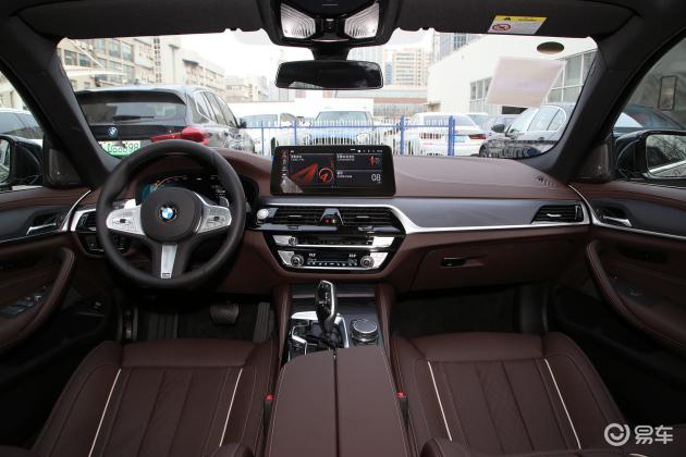 宝马5系内饰-后排-发动机-易车