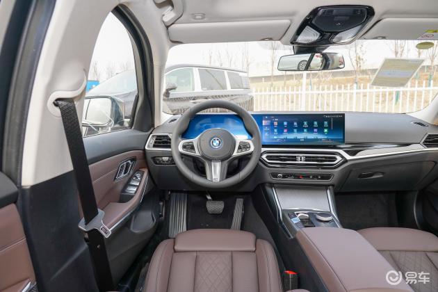 当前位置:>易车>宝马i3车头摘要>摘要详情>宝马i3后备厢空间不错,也能