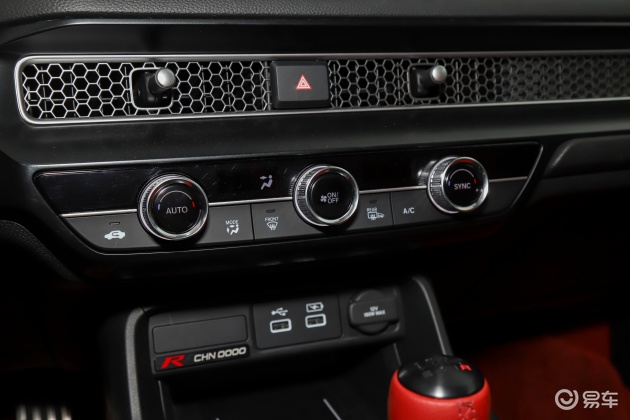 思域(进口)内饰配置_感觉思域和b级车差不多大_思域(进口)外观设计