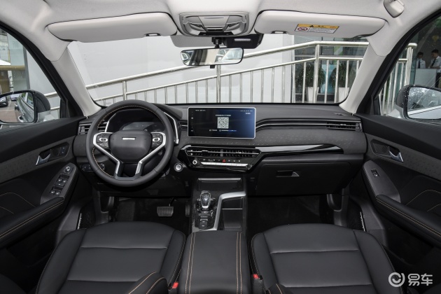 当前位置:>易车>哈弗赤兔座椅摘要>摘要详情> 来到哈弗赤兔车内,内饰