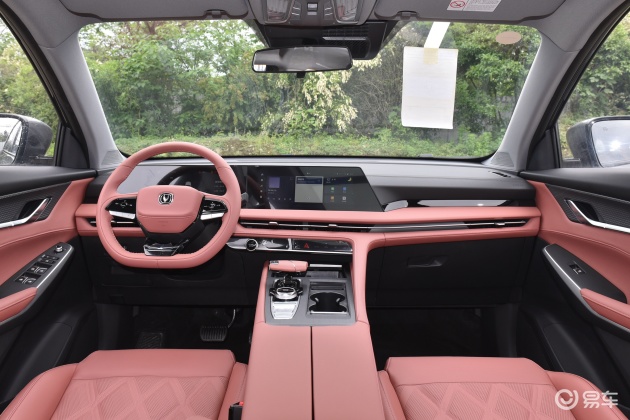 全新长安cs75 plus整车内饰优势,在车内有家一般的感觉.