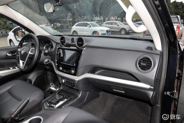 锐骐6内饰-轴距-胎压-易车