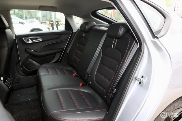 名爵mg6搭载1.5涡轮增压发动机(直喷)匹配湿式双离合(dct)的组合.1.