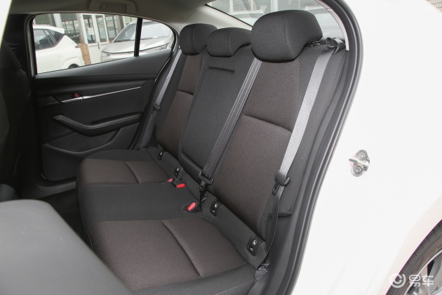 马自达3 昂克赛拉内饰-轴距-动力-易车