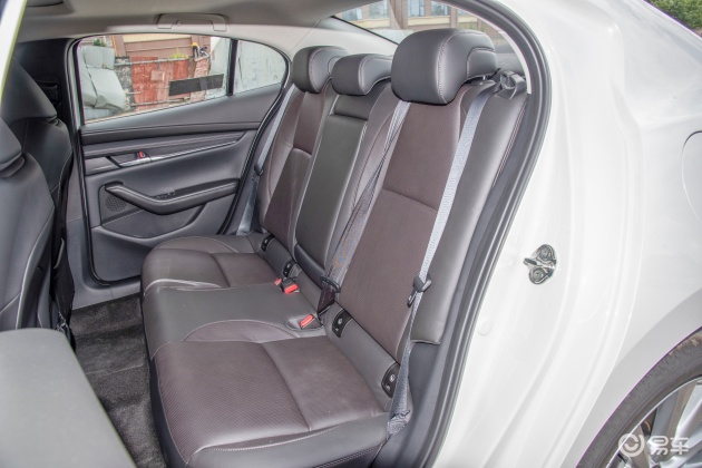 马自达3 昂克赛拉内饰-空间-发动机-易车