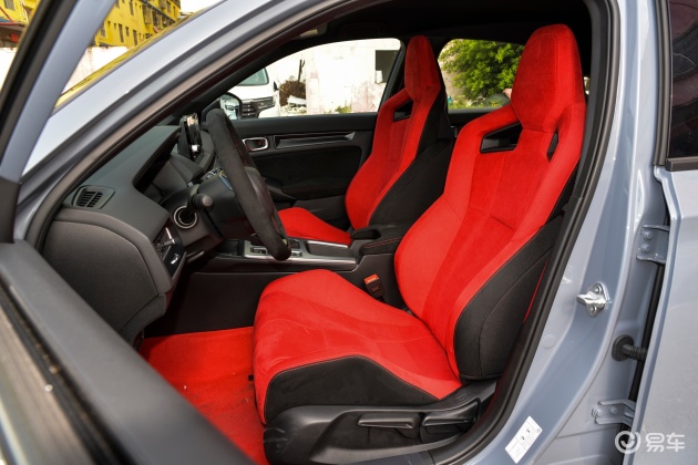 感觉思域和b级车差不多大_思域(进口)内饰配置_思域(进口)外观设计