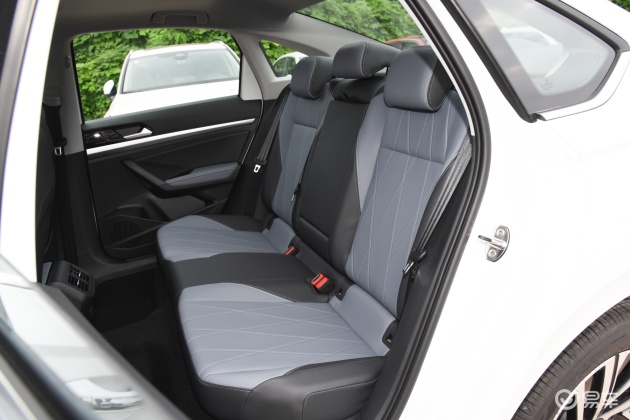 朗逸车身-后排-驻车-易车