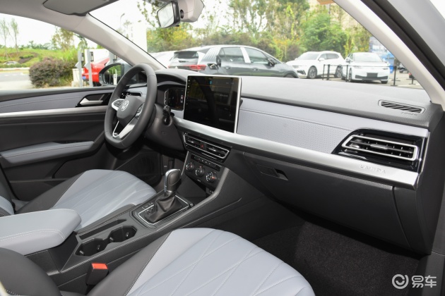 朗逸空间-后排-驻车-易车