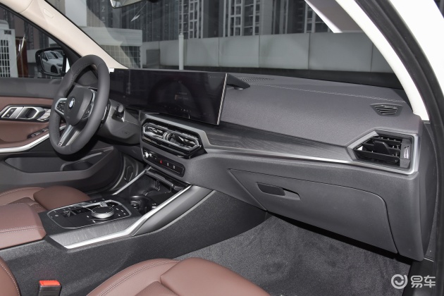 宝马3系内饰-轴距-动力-易车