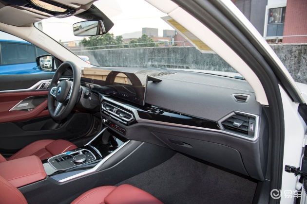 宝马i4大灯-方向盘-气囊-易车