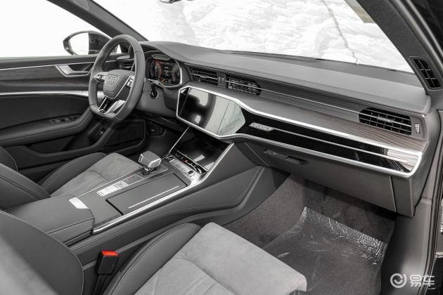 奥迪a6l内饰_空间_动力