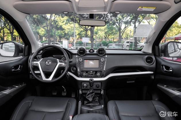 当前位置:>易车>锐骐6方向盘摘要>摘要详情> 全新锐骐6内饰有档次,在