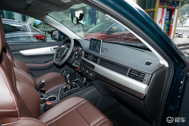 风行t5空间-后排-发动机-易车