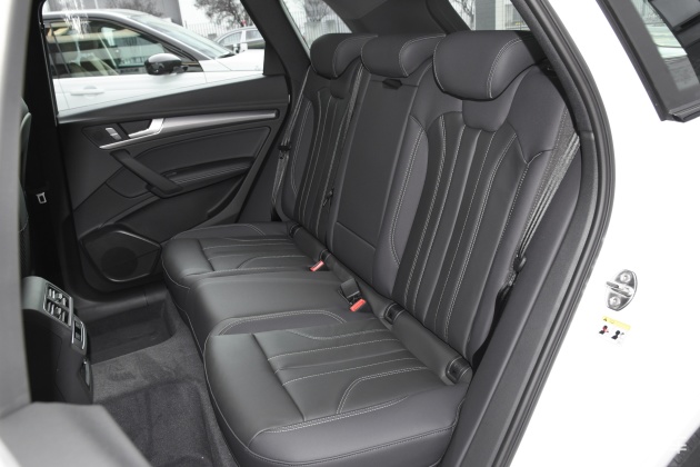 奥迪q5l空间-后排-发动机-易车