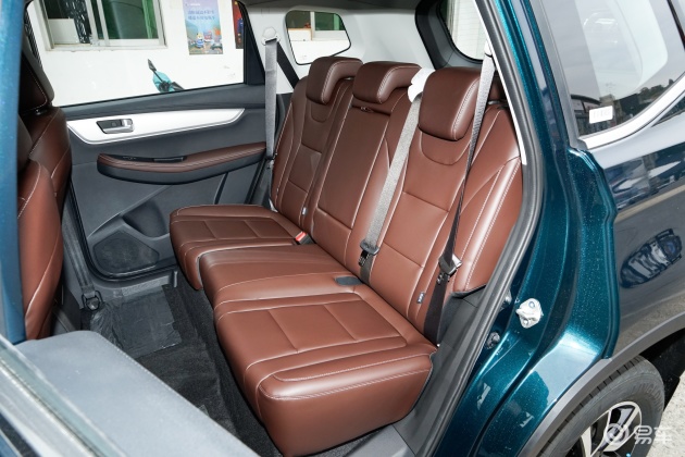 风行t5内饰_轴距_胎压