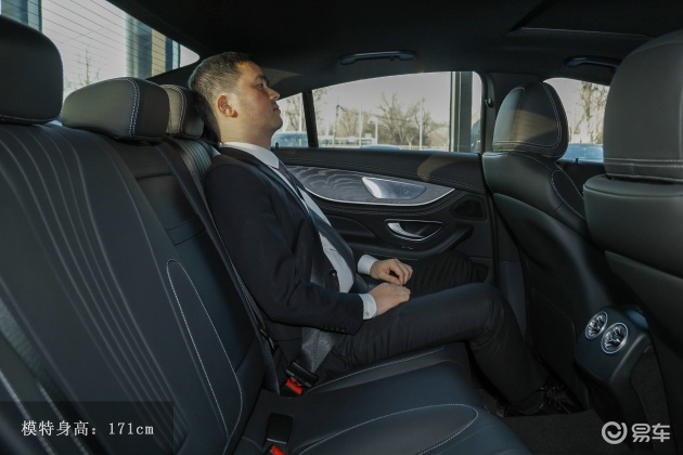 当前位置:>易车>奔驰cls级内饰摘要>摘要详情>奔驰cls级改款 cls 300