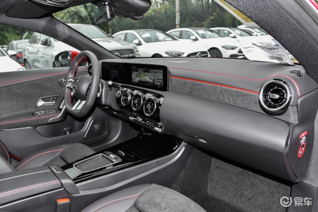 奔驰cla级内饰-轴距-胎压-易车