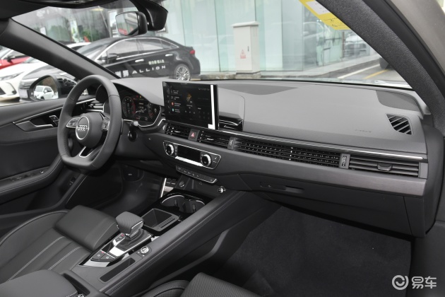 奥迪a4l内饰-后排-发动机-易车