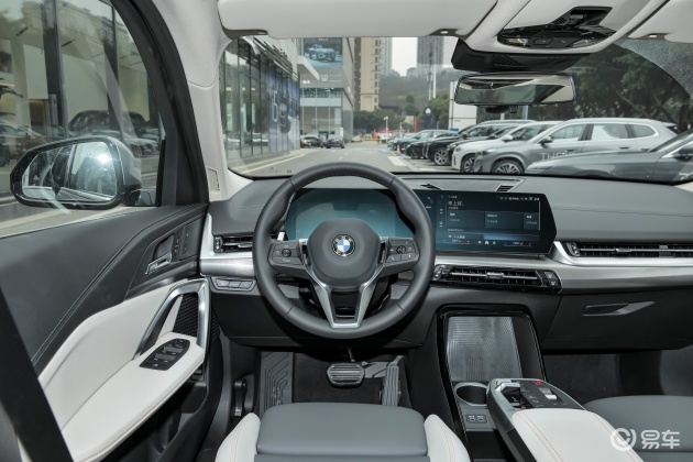 >易车>宝马x2(进口)车尾摘要>摘要详情>宝马x2(进口)后备厢空间表现还