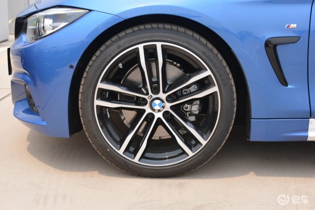 奥迪q5l内饰_前脸